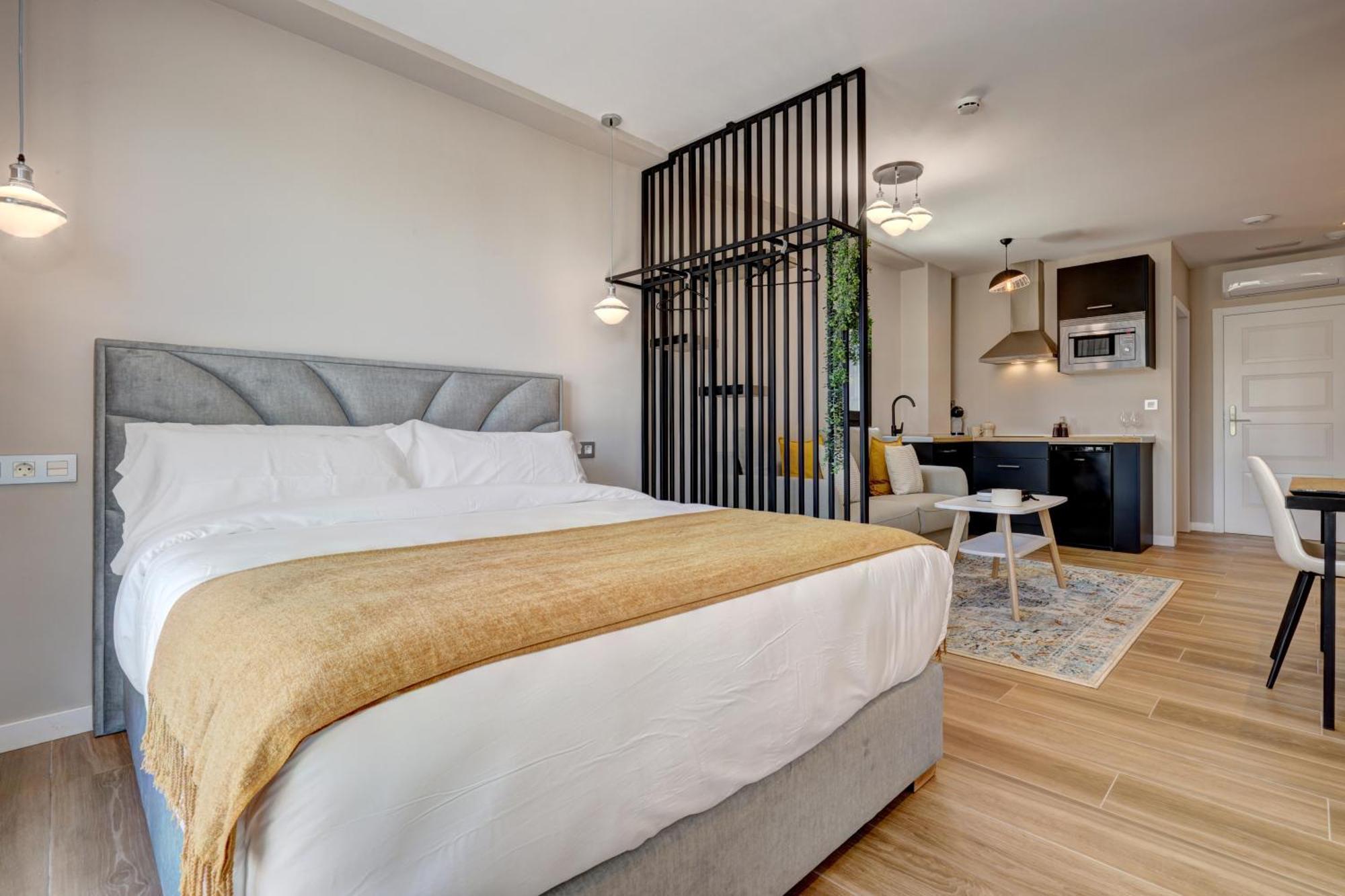 Palm Suites Estepona Exterior photo